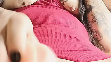 Gorda arrecha puts on her red dress and masturbates
