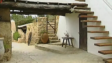 Women Are on Vacation Without Their Husbands and Blow and Fuck Around the Bet