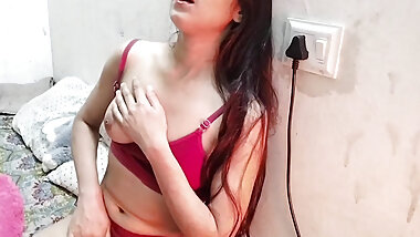 Big step brother ne meri boobs daba daba kar choda