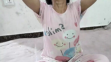 Chachi ko chod kar bur faad diya