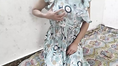 Cute girl ko home tution me teacher ne meri doodh daba kar pela