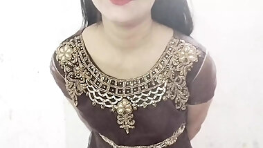 School girl ko chodte naukrani ne dekh liya