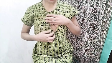 Chachi ko night dress me hi pakad ke pel diya
