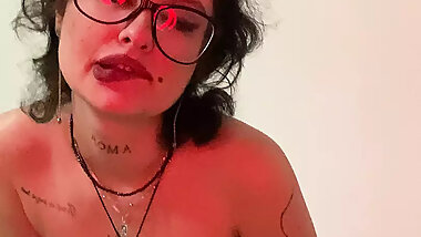 Every curve of my body begs you to look more at my breasts.😏