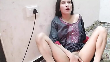 Step brother ne meri jawani dekh meri chut mari