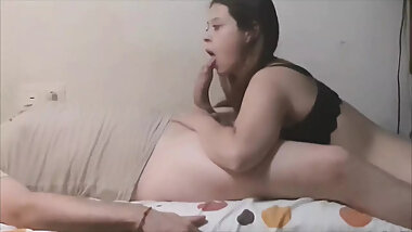 Collage girl sucking cock