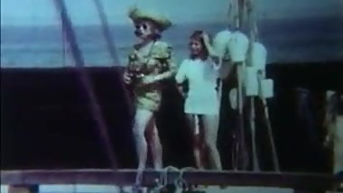 FA Tiny Tove Has A Day Out With Her Mum !