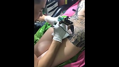 How to make a tatoo with a girl