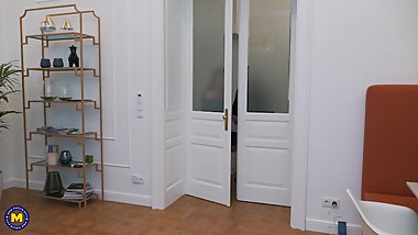 Crazy hot sex with mature mothers