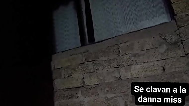 se clavan a danna pamela miss piernasen la vecinda del vampi