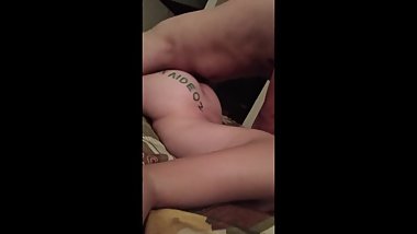 Amo cogerme el culo de esta dulce nina.