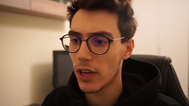 I play Final Fantasy 7 Remake, but in the end blackout